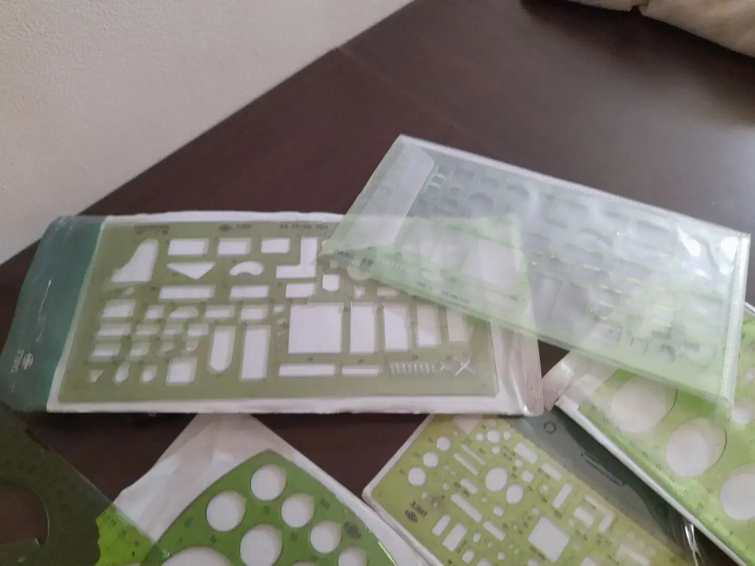 پرگار و اتود و شابلون معماری|لوازم التحریر|پرند, فاز ۰|دیوار