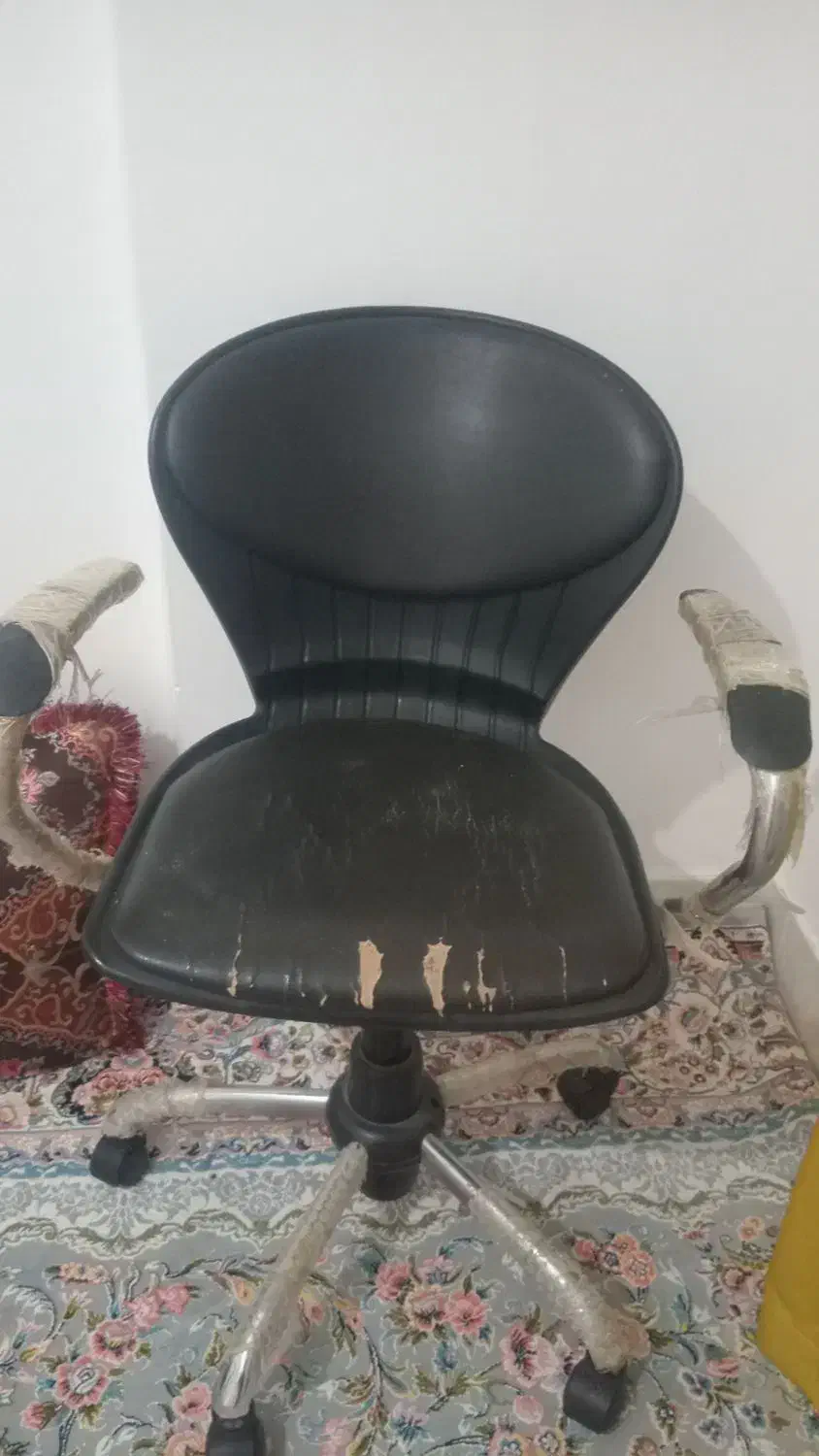 میز و صندلی اداری|میز تحریر و کامپیوتر|بندرعباس, |دیوار