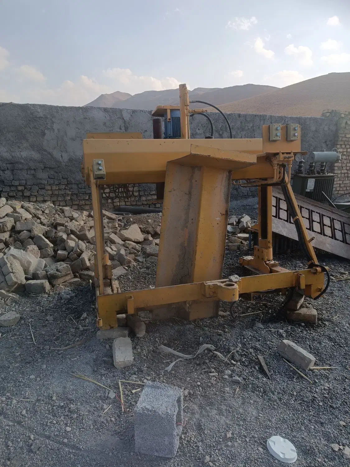 دستگاه بلوک زنی نمیمه اتومات|ماشین‌آلات صنعتی|خنداب, |دیوار