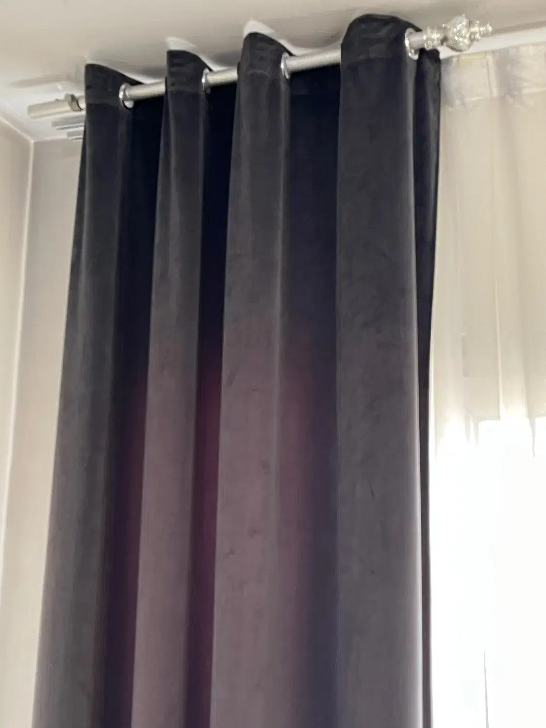 کنار پرده ای خمل جنس درجه یک|پرده، رانر، رومیزی|اندیشه, پرنیان|دیوار