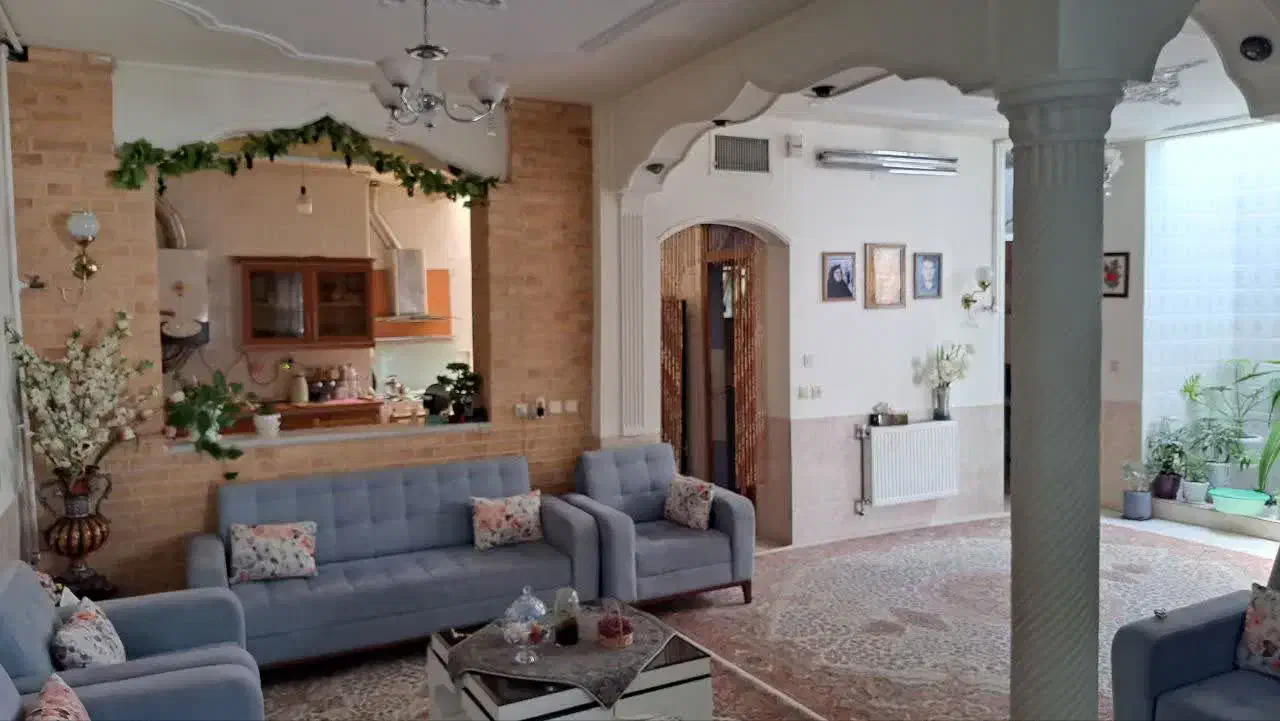 ویلایی محمودیه بهترین آب و هوا و محیط زندگی|فروش خانه و ویلا|شیراز, محمودیه|دیوار