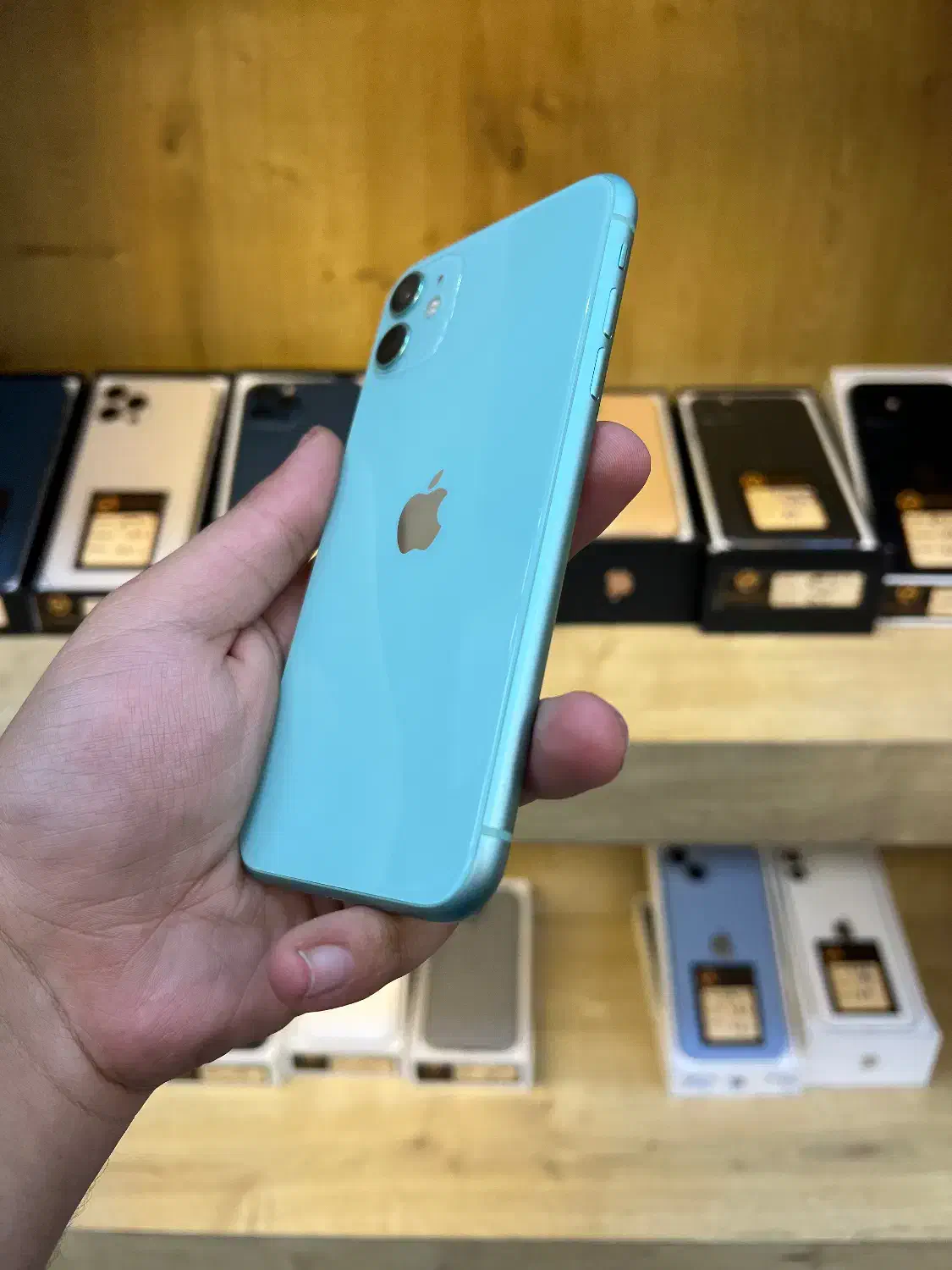 ایفون ۱۱نرمال ۶۴ رنگ سبز فوق العاده تمیز|موبایل|اصفهان, مفتح|دیوار