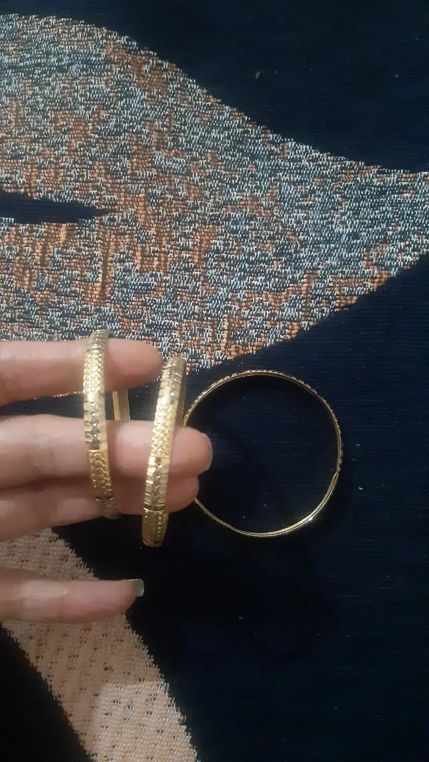 یک عدد النگو|جواهرات|آشتیان, |دیوار