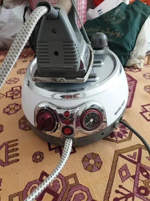 اتو مخزندار سیلور کرست صحیح وسالم|اتو و لوازم اتو|آق قلا, |دیوار