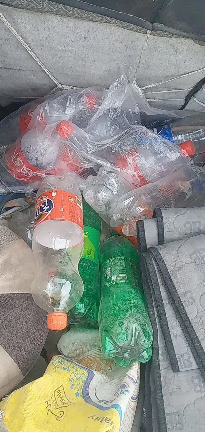 بطری نوشابه|ظروف نگهدارنده، پلاستیکی، یکبارمصرف|بیرجند, |دیوار