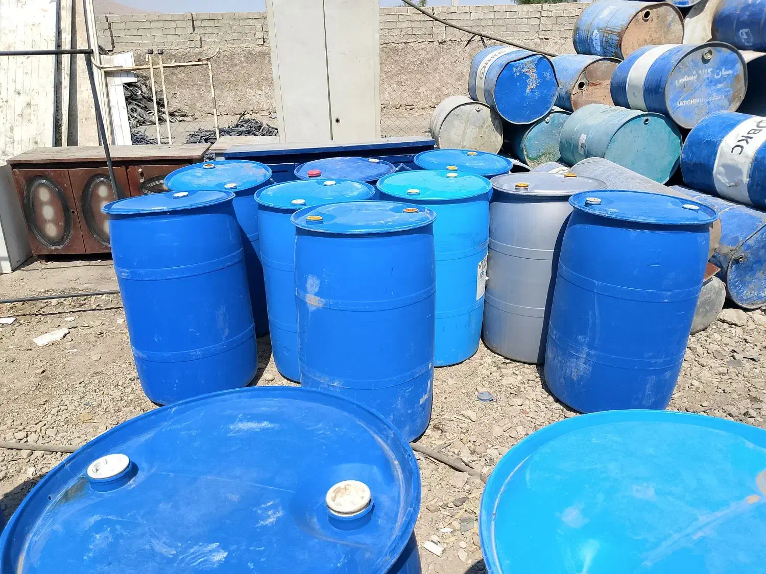 بشکه فلزی وپلاستیکی|مصالح و تجهیزات ساختمان|کازرون, |دیوار