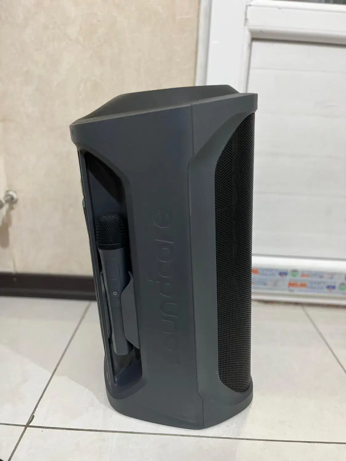 اسپیکر انکر راو۳|پخشکننده همراه|شیراز, فرهنگ شهر|دیوار