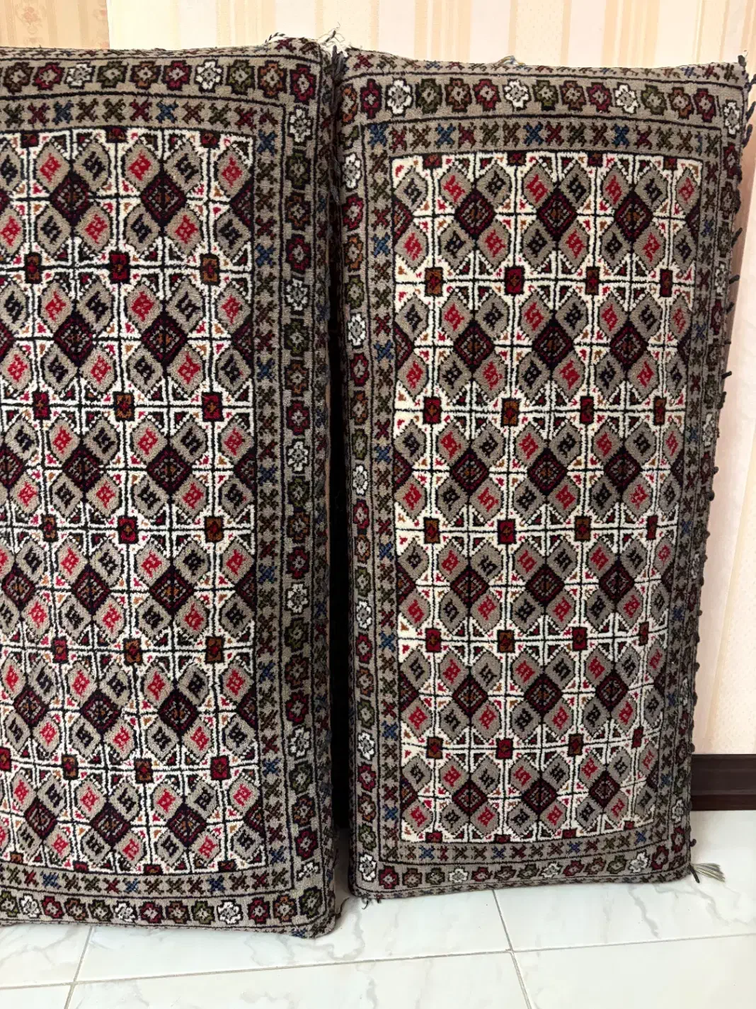 ۴ عدد پشتی سالم|پشتی|قزوین, |دیوار