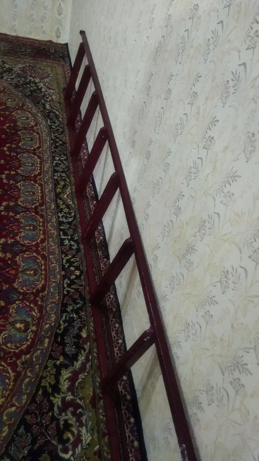 نردبان|صندلی و نیمکت|سبزوار, قصبه شرقی|دیوار