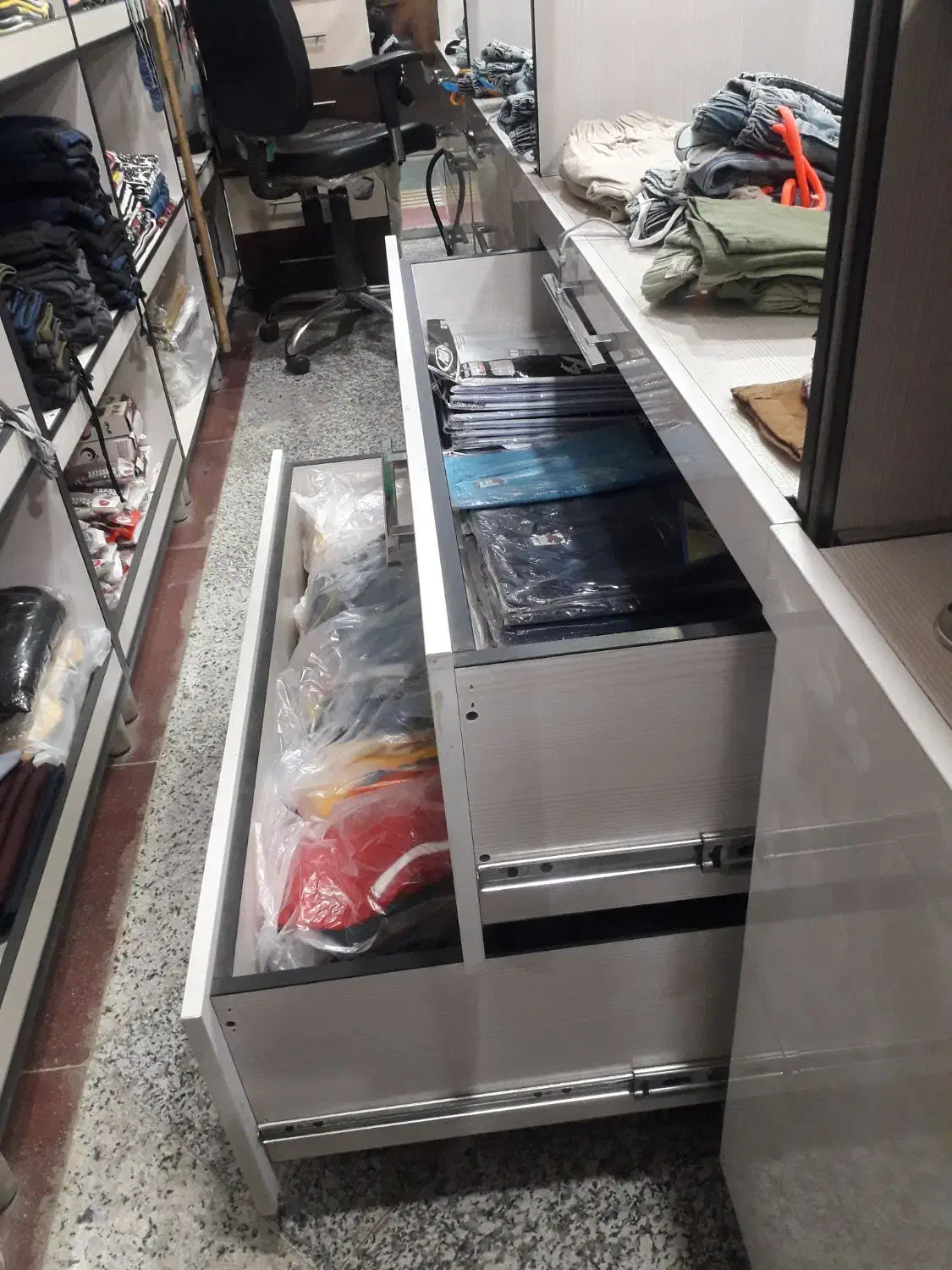 قفسه ، ویترین|فروشگاه و مغازه|اقبالیه, |دیوار