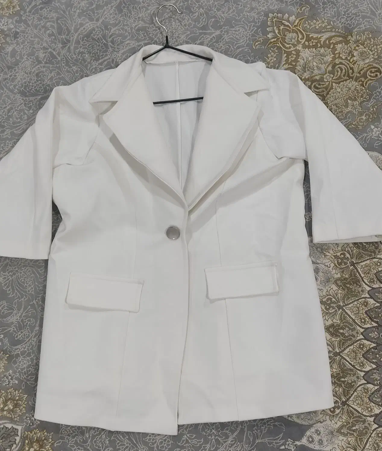 کت زنانه سفید نو|لباس|بردسکن, |دیوار