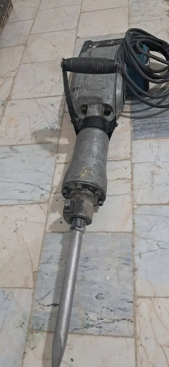 هیلتی M.P.|ماشینآلات صنعتی|بومهن, |دیوار