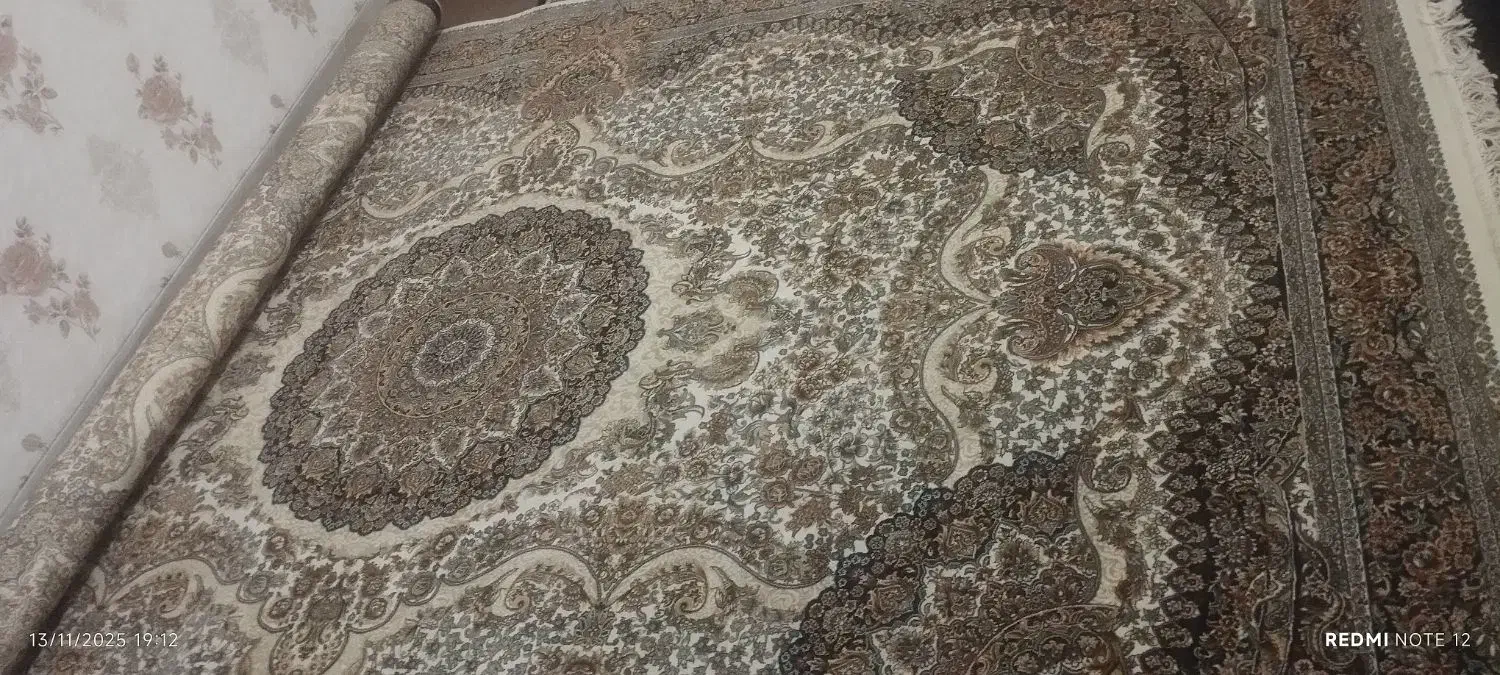 فروش فرش 9متری نگین مشهد 700شانه|فرش|بروجرد, |دیوار