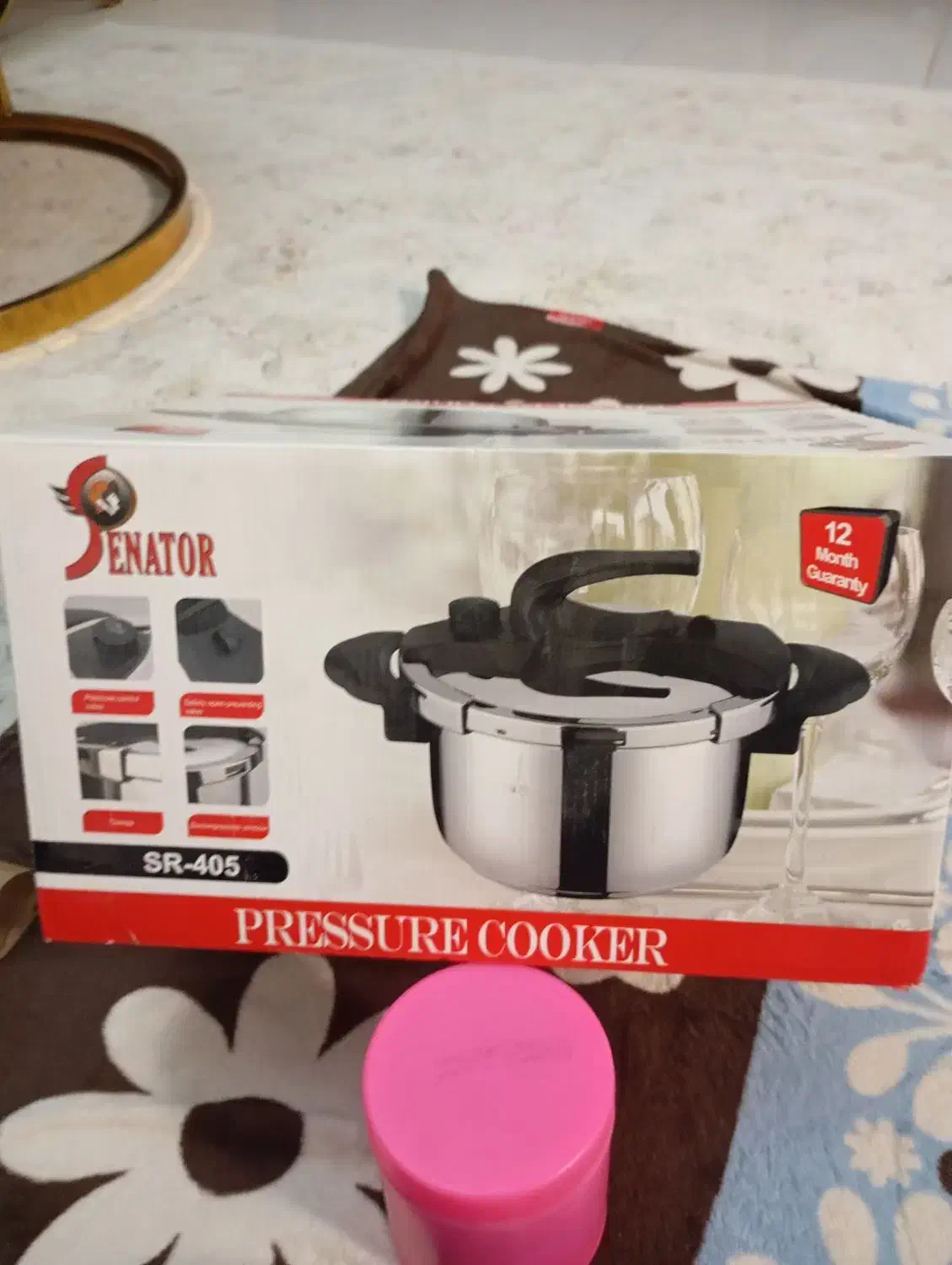 زودپز و تابلو فرش ماشینی|ظروف پخت‌وپز|چهارباغ, |دیوار