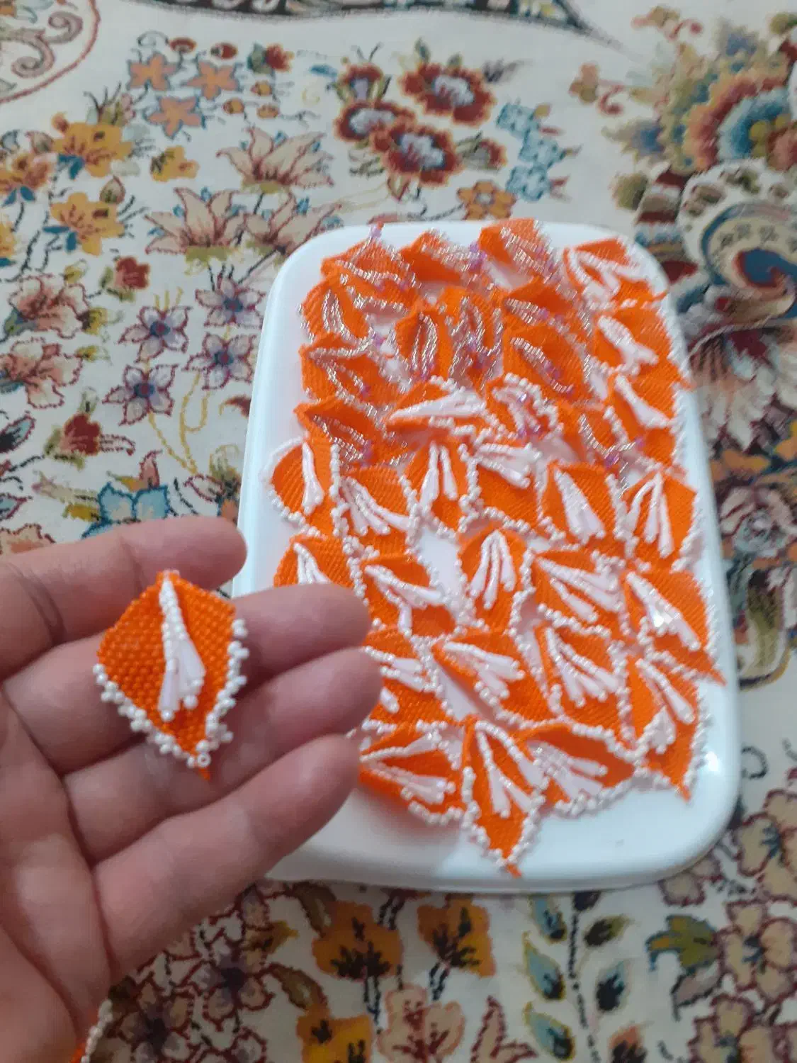 تعداد ۳۶ عدد گل شیپوری منحق بافت|زیورآلات و اکسسوری|یاسوج, |دیوار