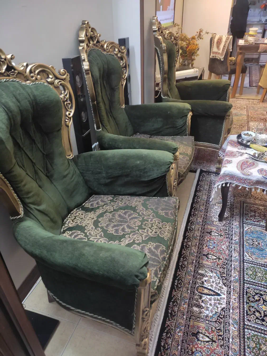 مبل سلطنتی|مبلمان خانگی و میز عسلی|شاهینشهر, گزبرخوار|دیوار