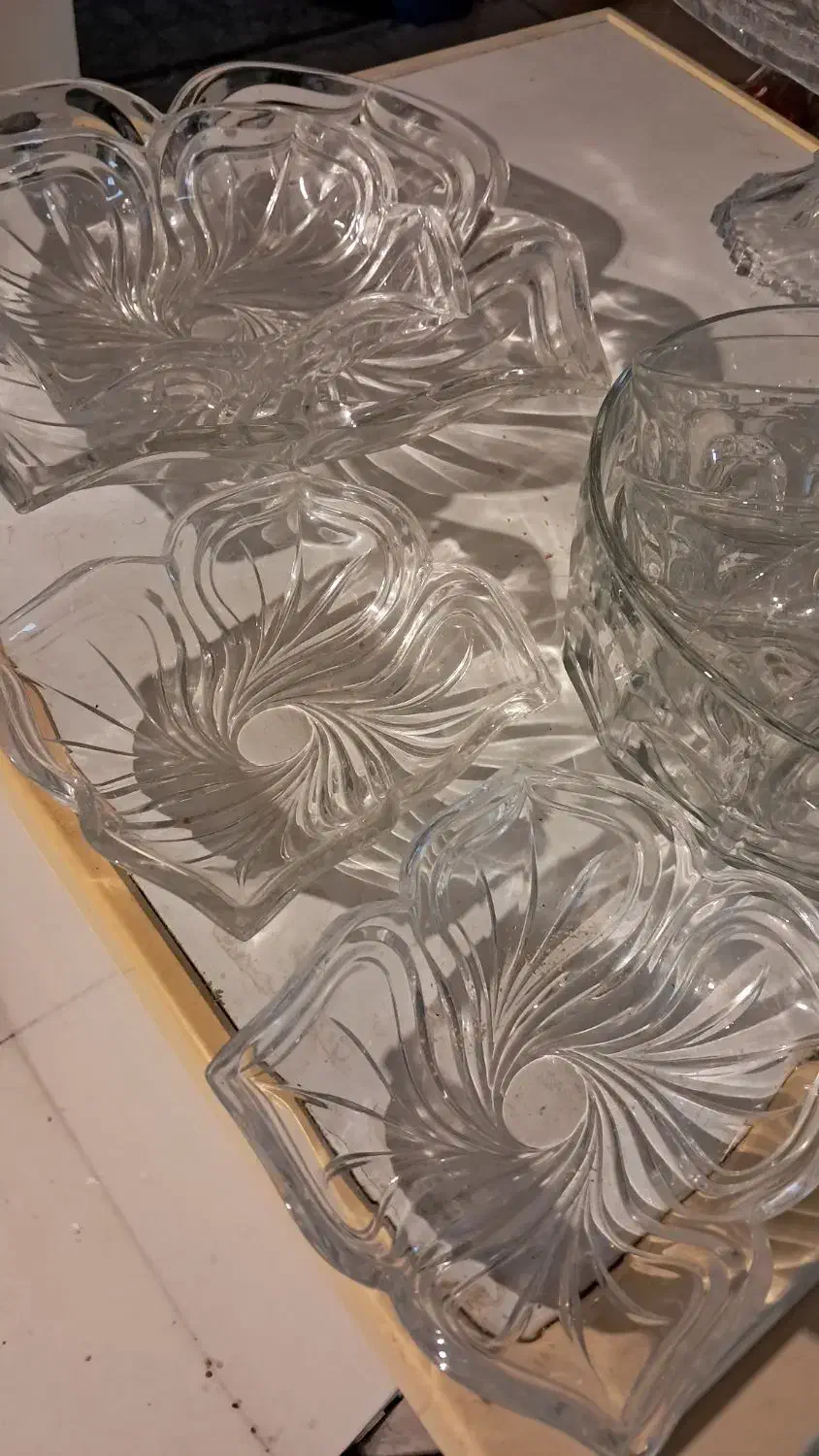 گریستال|ظروف سرو و پذیرایی|پردیس, فاز ۸|دیوار