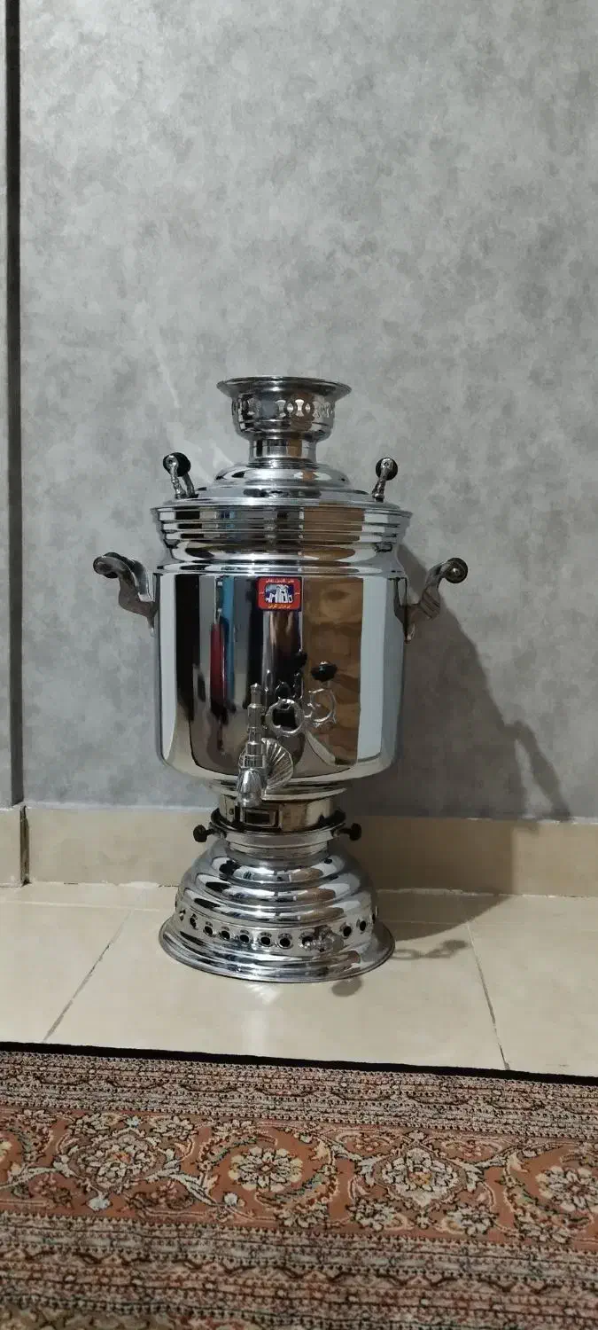 فروش سماور بزرگ کاملانوواستفاده نشده|سماور، چایساز، قهوهساز|باسمنج, |دیوار