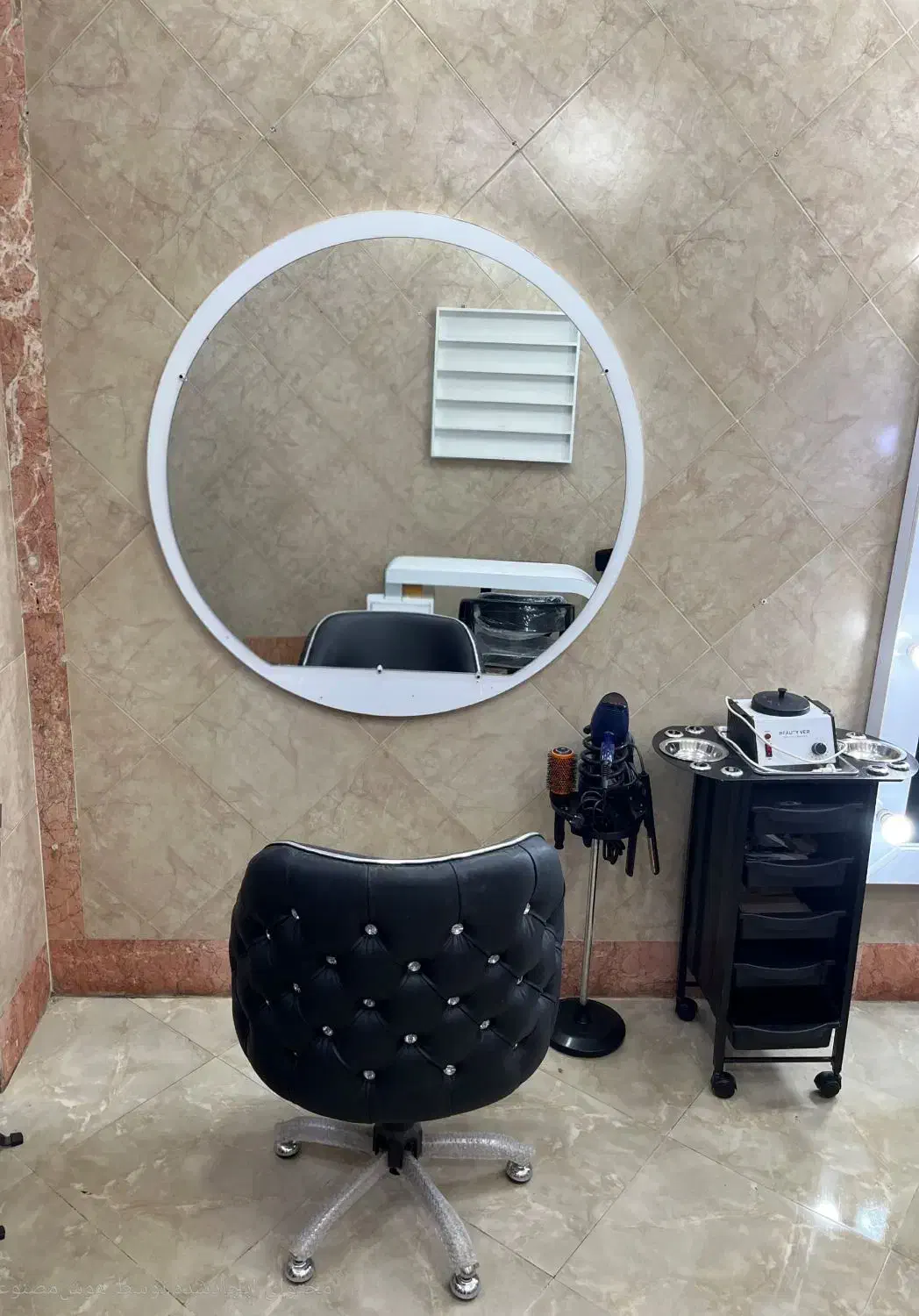 اجاره لاین های فعال سالن زیبایی|خدمات آرایشگری و زیبایی|رشت, باهنر|دیوار