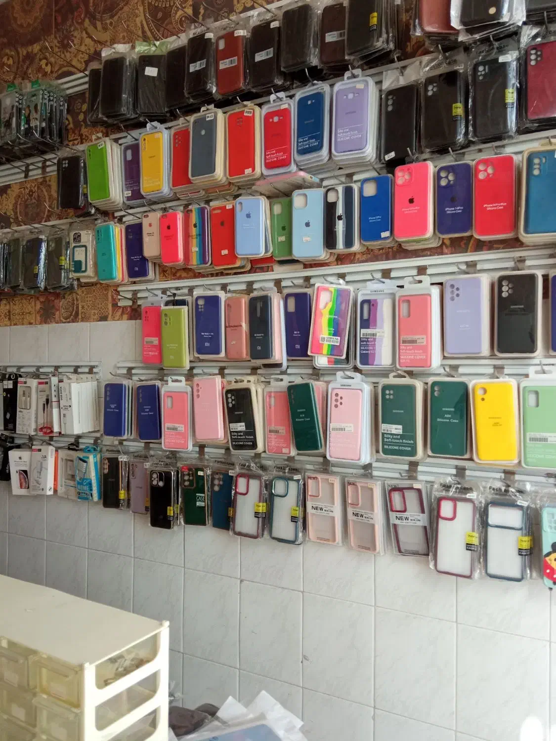 فروش و یا معاوضه کلیه لوازم جانبی  فروشگاه موبایل|لوازم جانبی موبایل و تبلت|طبس, |دیوار