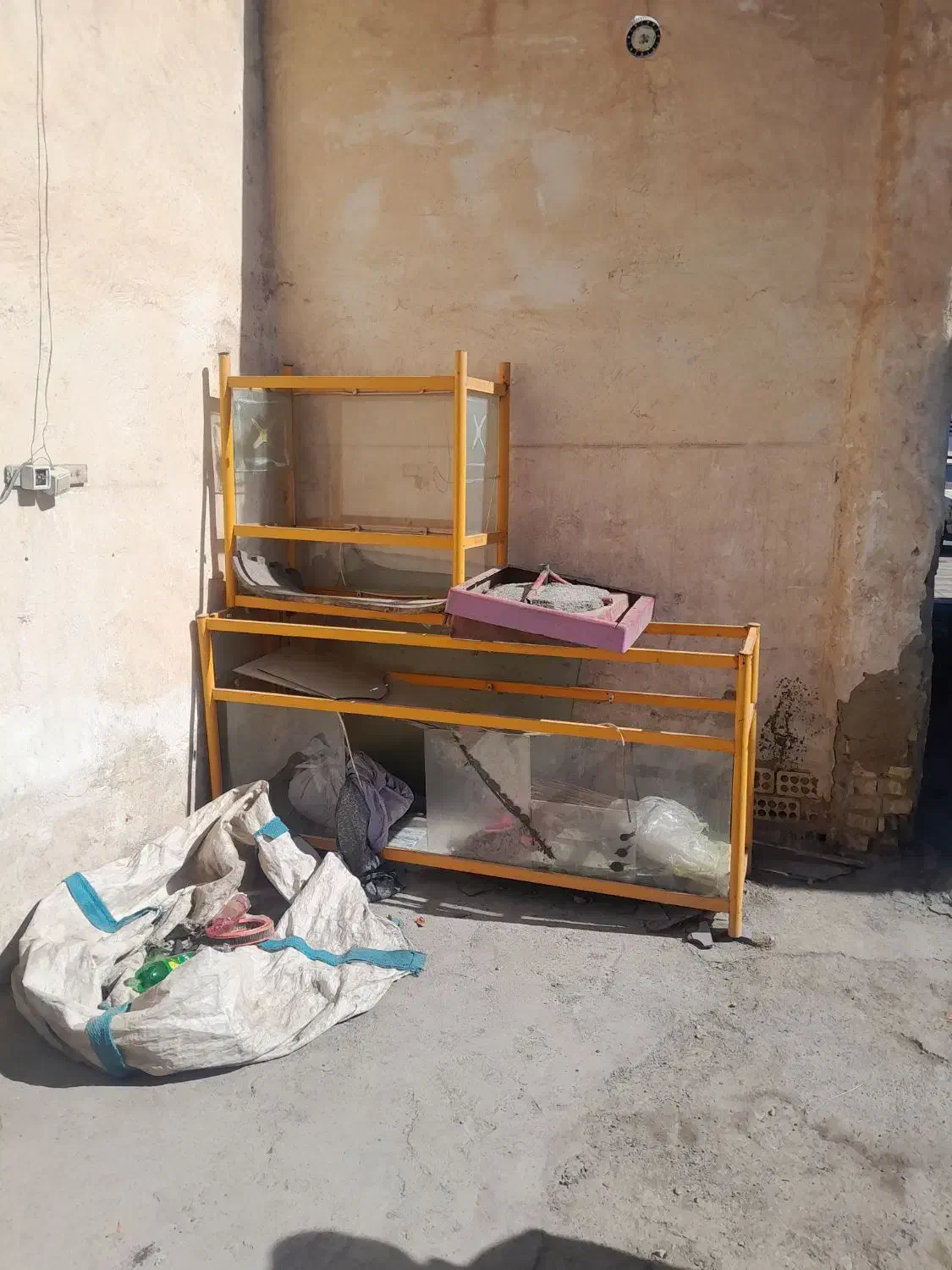 درب مغازه.کرکره.ویترین|مصالح و تجهیزات ساختمان|نجفآباد, صالح آباد|دیوار