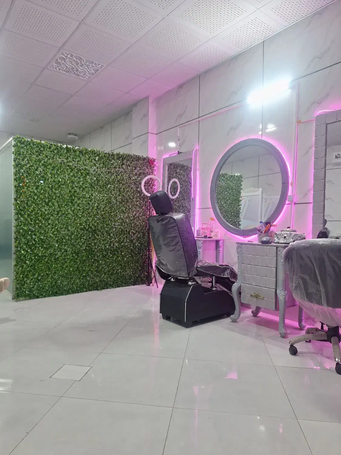 اجاره صندلی ارایشگاه زنانه|آرایشگاه و سالن‌های زیبایی|شیراز, پودنک|دیوار