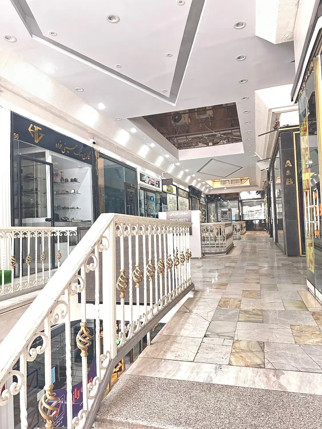 15 متر مغازه طلافروشی فلکه اول صادقیه|فروش مغازه و غرفه|تهران, صادقیه|دیوار