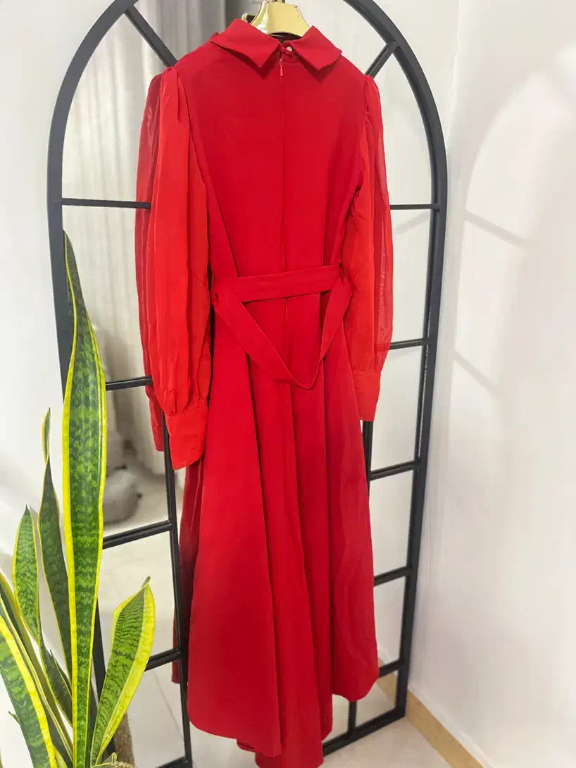 پیراهن مجلسی دنباله دار|لباس|رشت, گلزاران|دیوار