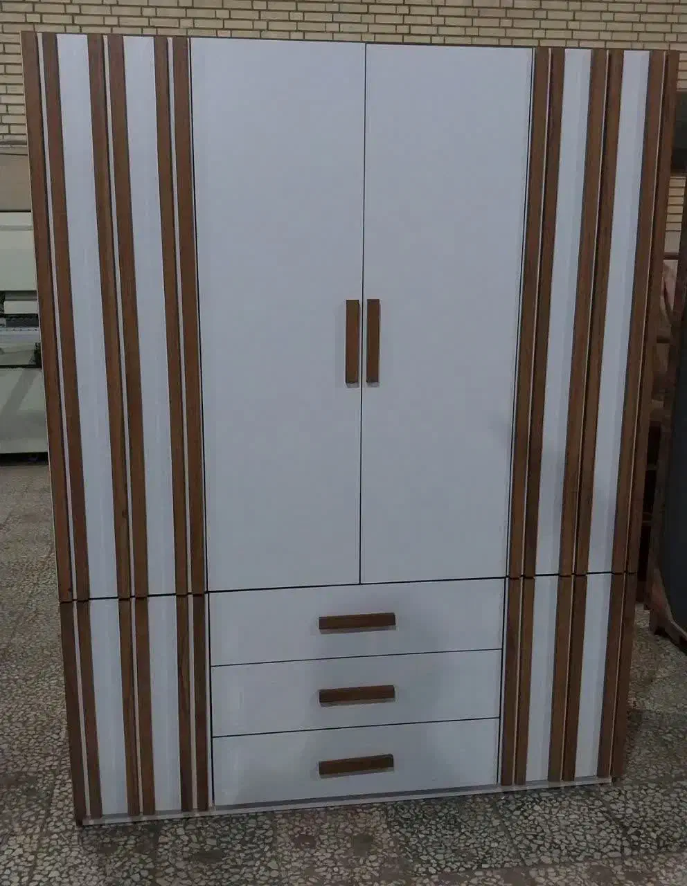 تولید کننده مصنوعات چوبی|جاکفشی، کمد، دراور|کاشان, شهرک صنعتی فتح المبین|دیوار