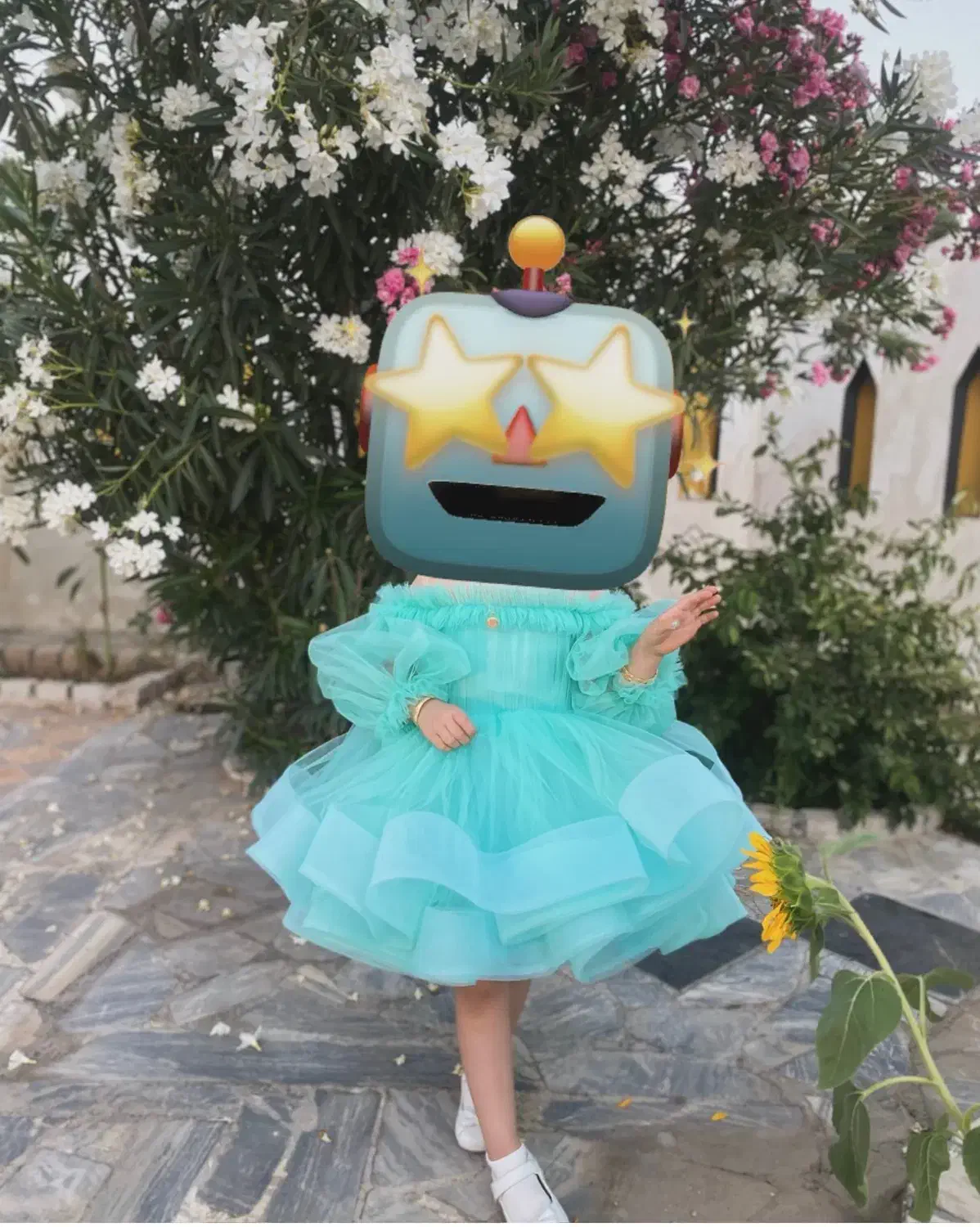 لباس مجلسی دخترانه|کفش و لباس بچه|اصفهان, قلعه طبره|دیوار