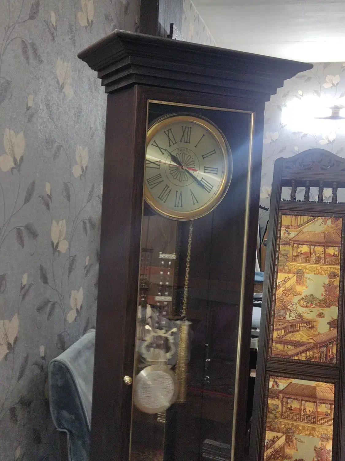 فروش فوری ساعت ایستاده چوبی مجلل و زیبا|ساعت دیواری و تزئینی|اصفهان, مصلی|دیوار