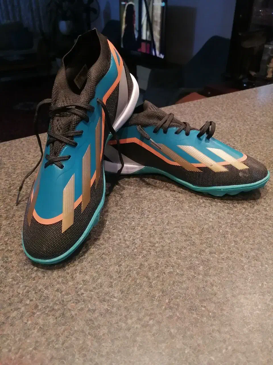 کتونی فوتبال چمن مصنوعی|کیف، کفش، کمربند|کرج, کرج نو|دیوار