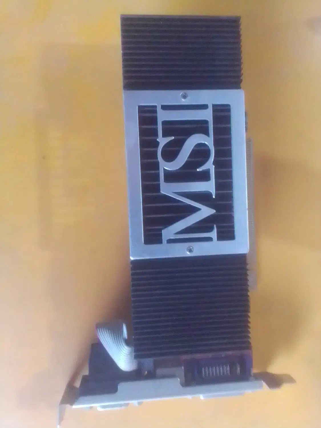 گرافیک یک گیگ|قطعات و لوازم جانبی رایانه|اصفهان, برازنده|دیوار