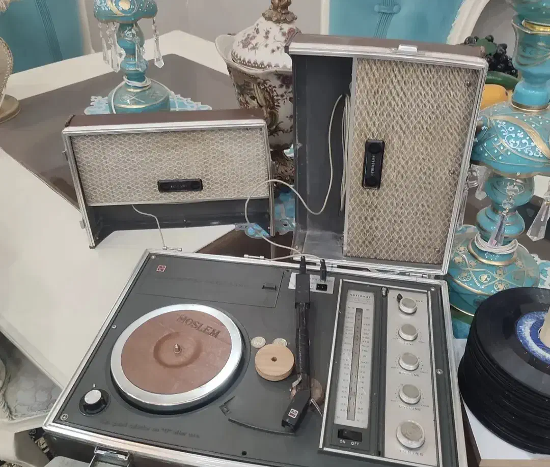 رادیو گرام سامسونتی ژاپنی|کلکسیون اشیاء عتیقه|اصفهان, باغ زرشک|دیوار