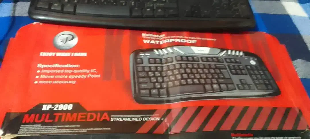 کامپیوتر و بلندگو و میز کامپیوتر|رایانه رومیزی|کرج, کلاک نو|دیوار