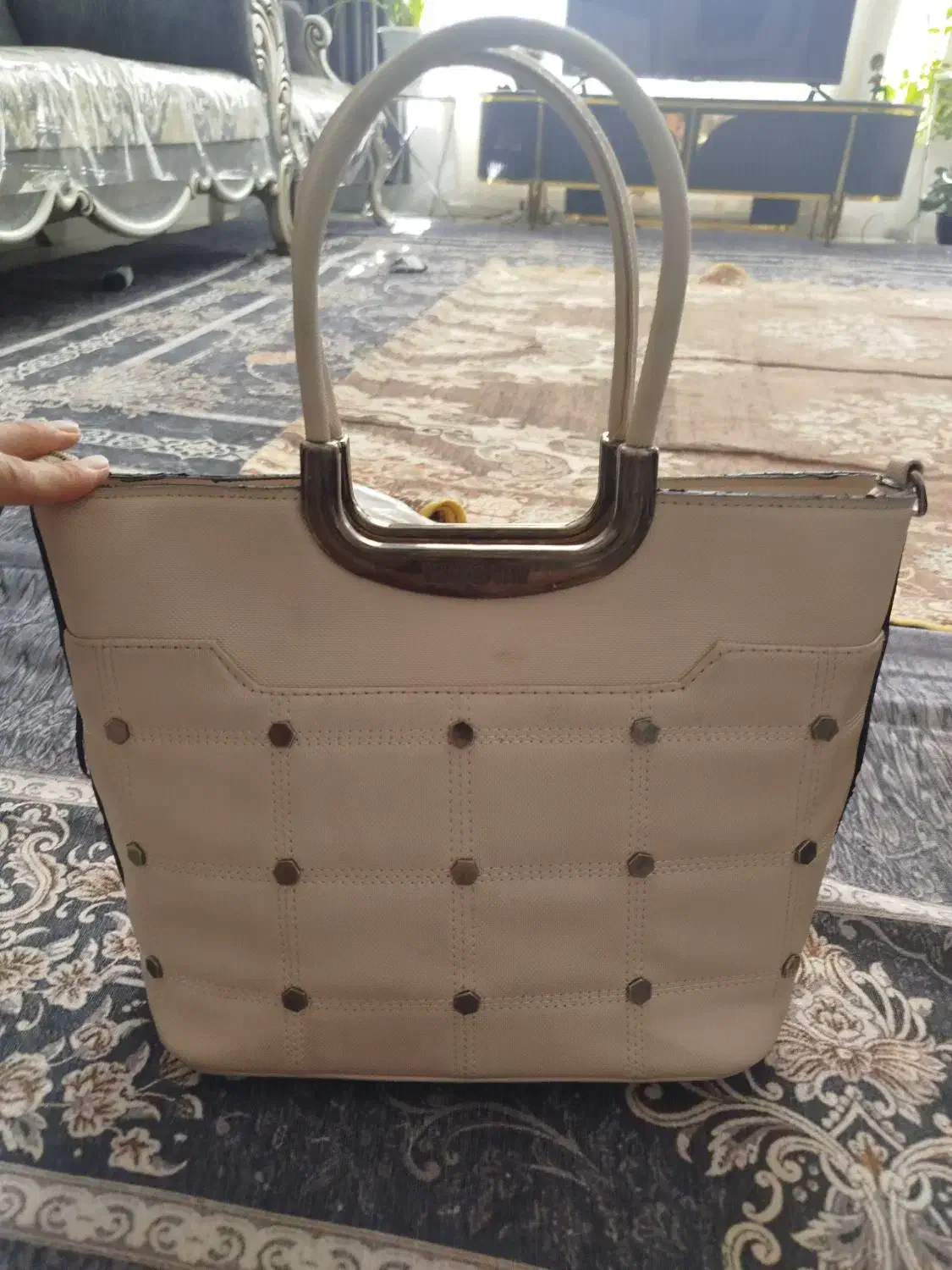 کیف نو|کیف، کفش، کمربند|تربت‌حیدریه, آغوی|دیوار