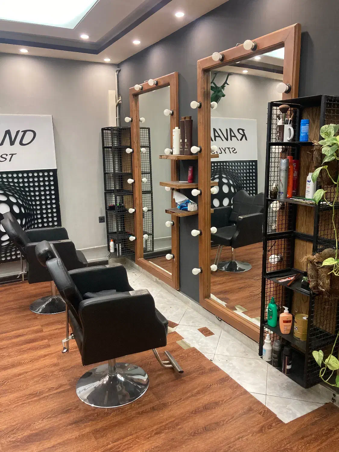 آینه قدی|آرایشگاه و سالن‌های زیبایی|رشت, دیلمان|دیوار