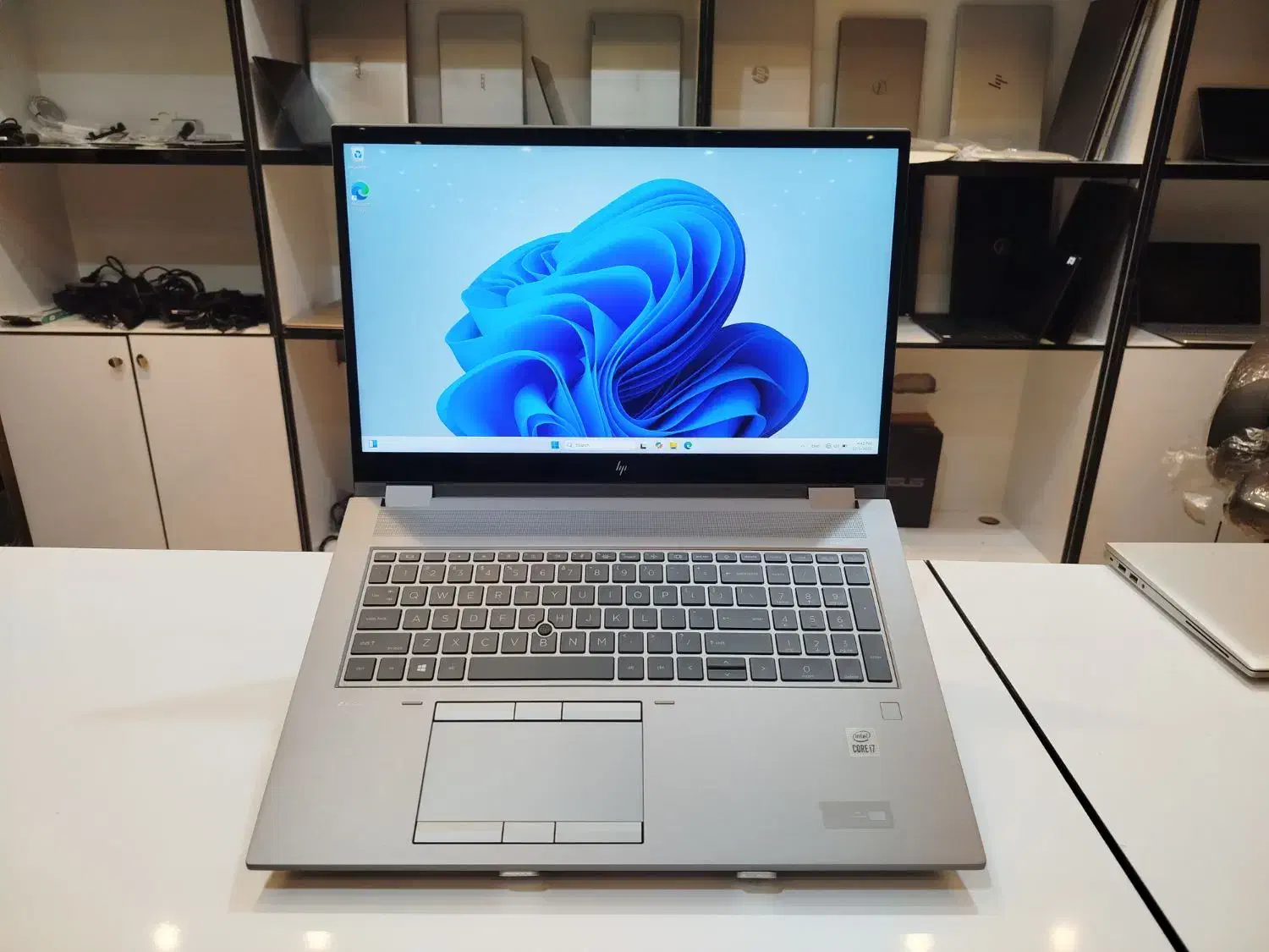 لپتاپ زدبوک Fury 17 لمسی 4K(زینی وند )|رایانه همراه|خرمآباد, |دیوار