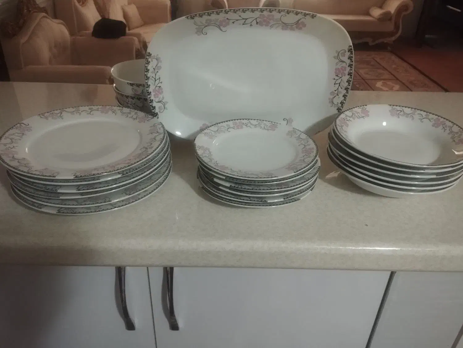 چینی شیش نفره|ظروف سرو و پذیرایی|تربت جام, میان جام|دیوار