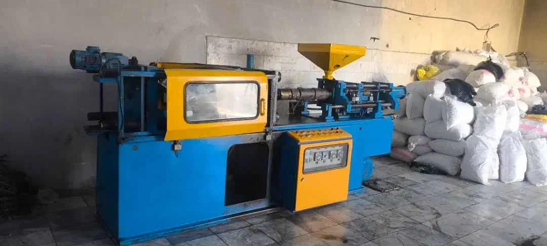 دستگاه تزریق پلاستیک ۳۰۰ گرم و ۲۰۰ گرم|ماشینآلات صنعتی|اسلامشهر, شهرک امام حسین (میان آباد)|دیوار