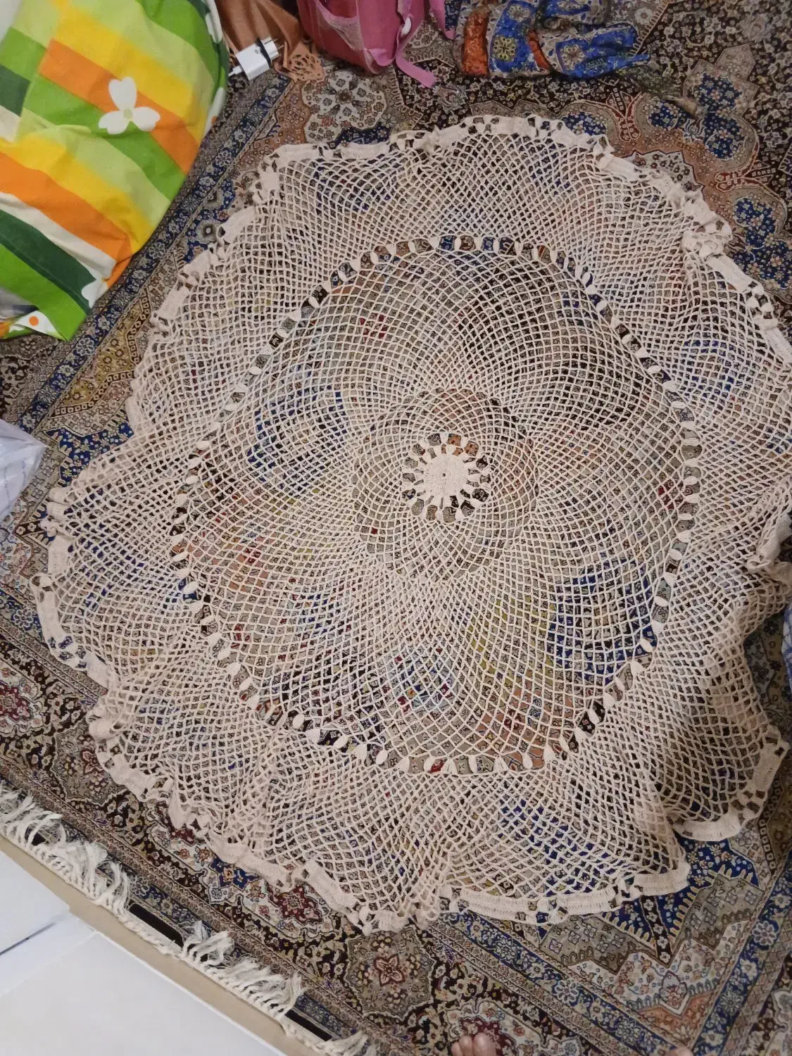 رومیزی|پرده، رانر، رومیزی|شیراز, سینما سعدی|دیوار