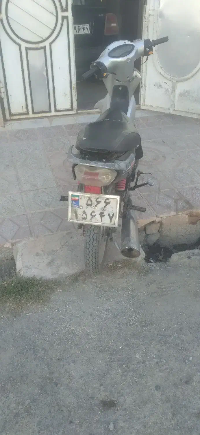 فروش موتور سیکلت ویو ۱۲۵ سی سی|موتورسیکلت|الیگودرز, |دیوار