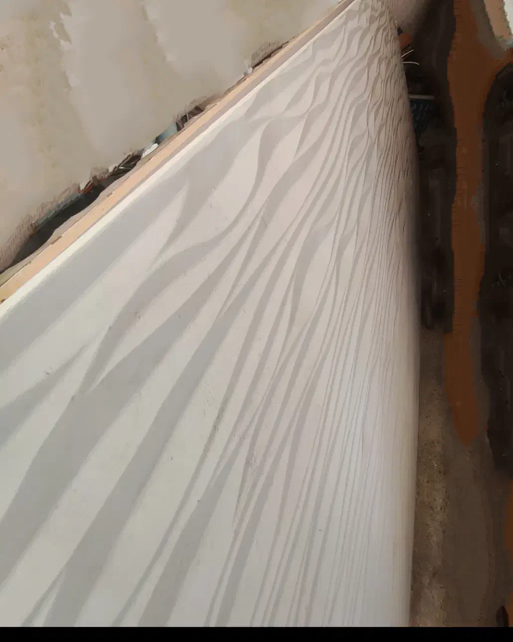 تخته چوب وکیوم رنگ سفید|کتابخانه، شلف، قفسههای دیواری|صدرا-فارس, فاز ۱|دیوار