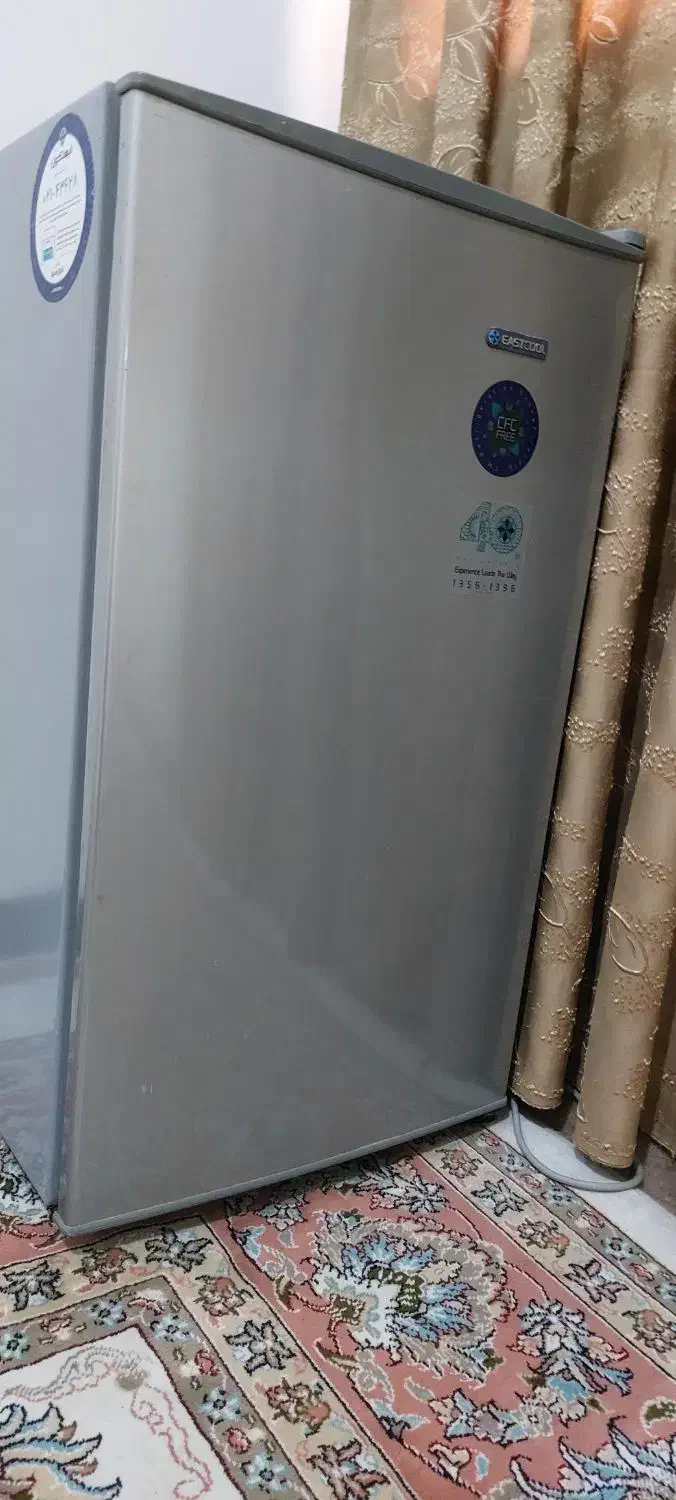 یخچال ایستکول سایز کوچک کاملا تمیز و سالم|یخچال و فریزر|چمران, |دیوار