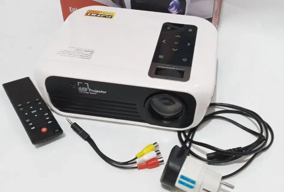 ویدیو پروژکتور Full HD 1920×1080 با صفحه لمسی|تلویزیون و پروژکتور|هشتگرد, شهرک وحدت|دیوار