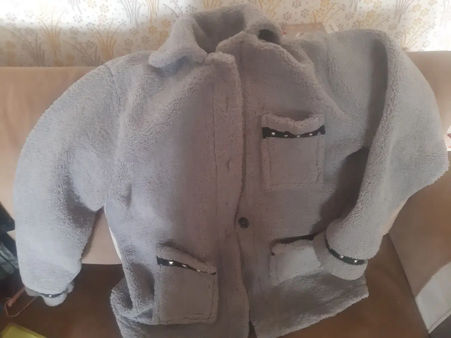 کفش وپالتو|کفش و لباس بچه|گنبد کاووس, |دیوار