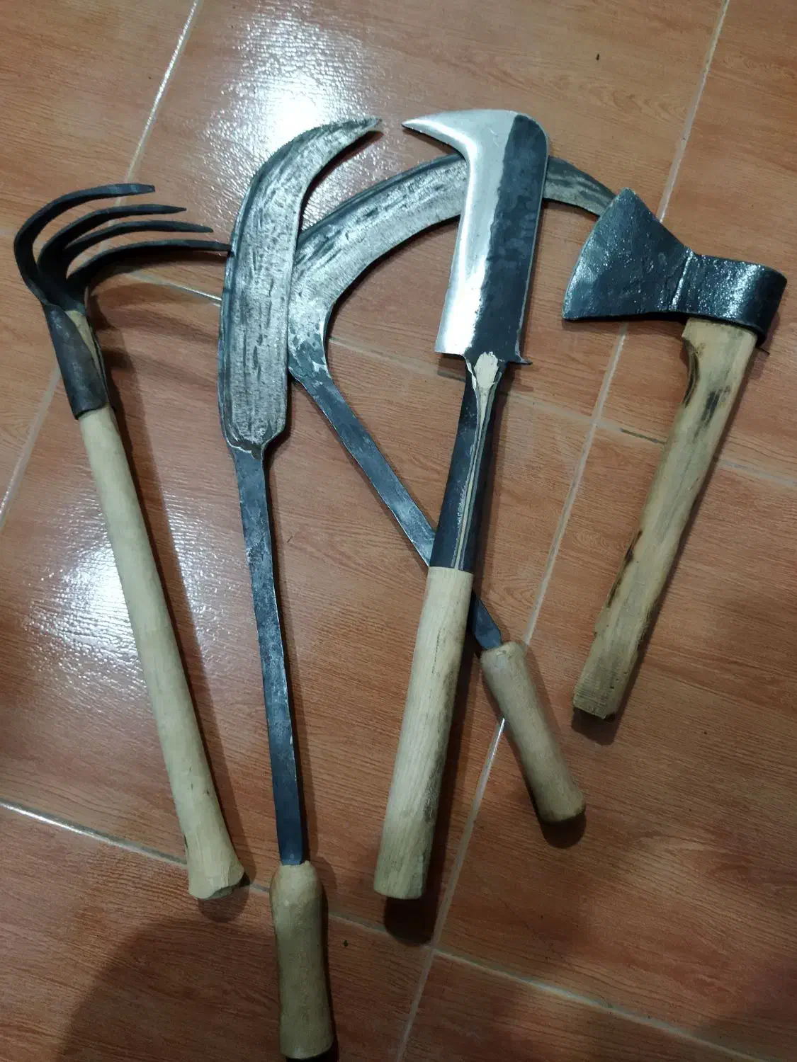 تبر ، داس ، چنگک ، دومدل داس علف زن|کوهنوردی و کمپینگ|تالش, هشتپر|دیوار