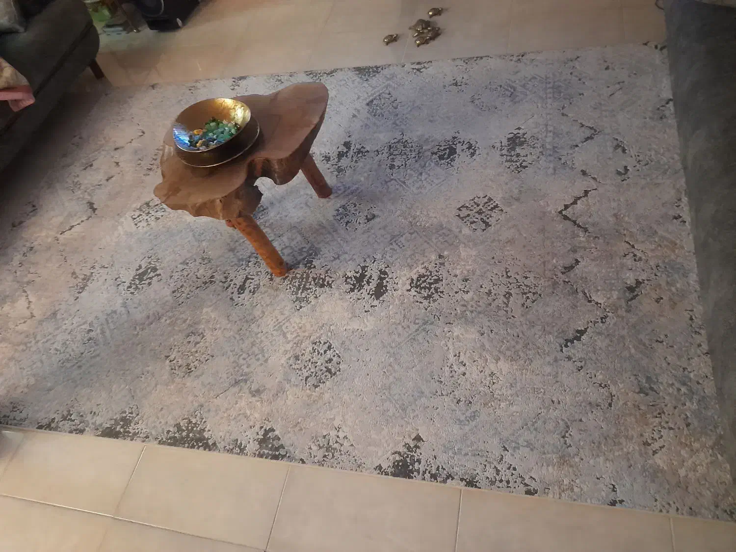 فرش|فرش|فردیس, ثابتی|دیوار