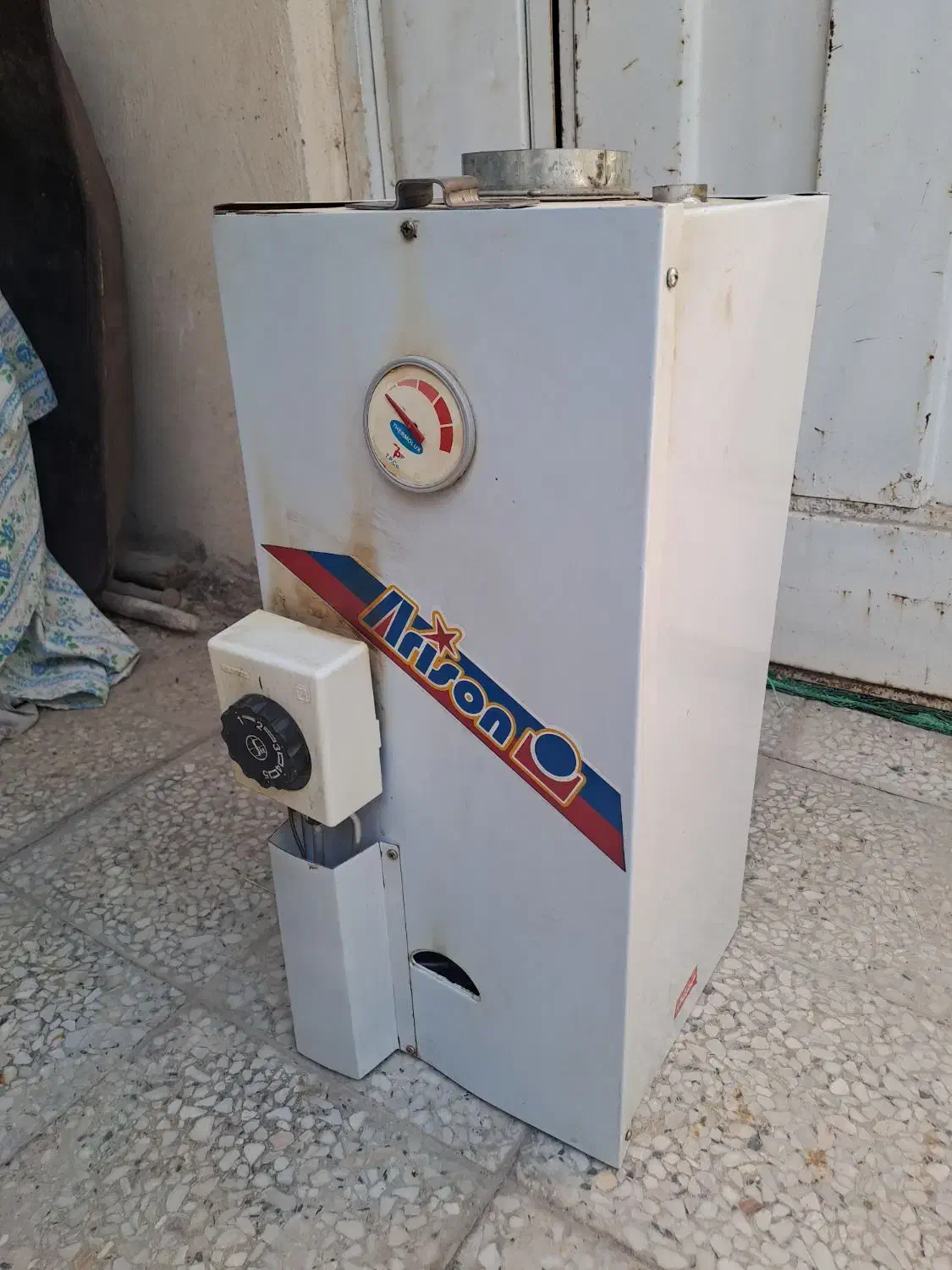 آبگرمکن گازی ۱۰لیتری|آبگرمکن، پکیج، شوفاژ|فلاورجان, |دیوار