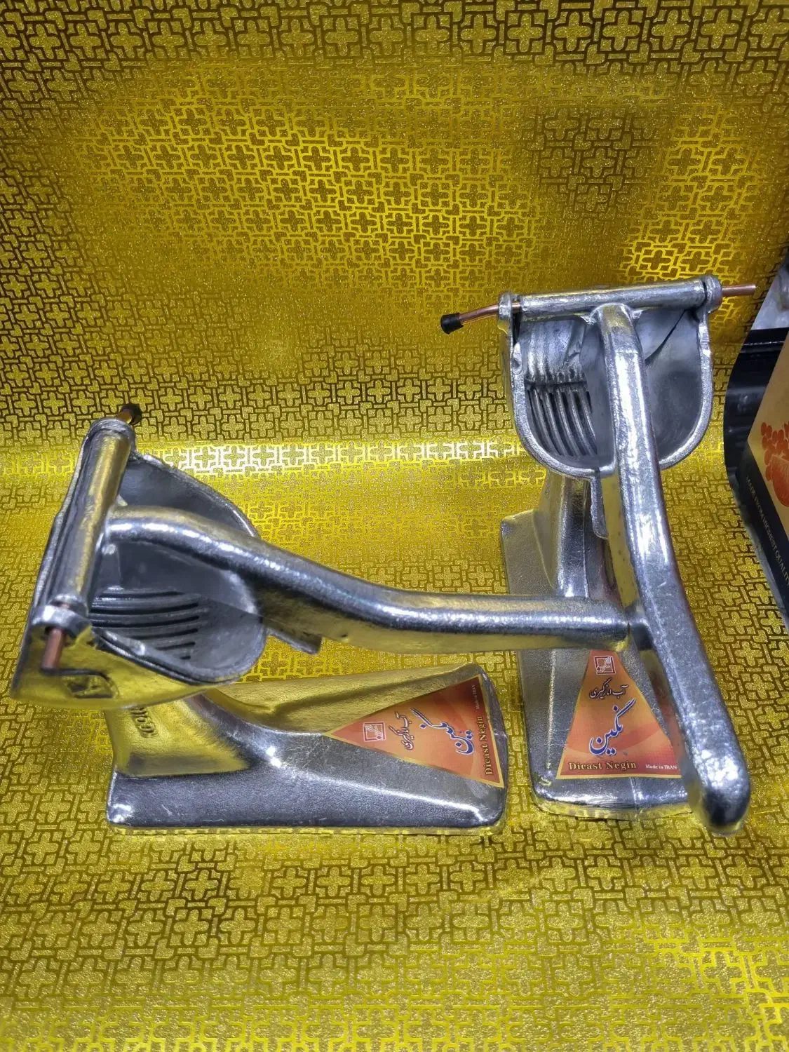 آب انار گیری پایه دار نگین دستی کار /حلما تجاری|آبمیوهگیر و آبمرکباتگیر|کرج, اصفهانیها|دیوار